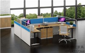现代办公家具的搭配如何突出整体设计？